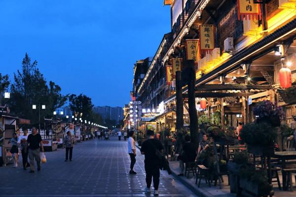 離成都不到一小時，發現一個原生態千年古鎮，小眾安靜美食超多