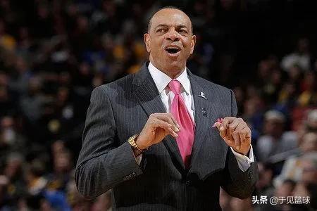 休斯頓火箭隊有意聘請霍林斯為防守教練，全面提升球隊防守水平