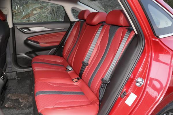 預算不到10萬，轎車、SUV、旅行車選誰？3款代表作對比，給你答案