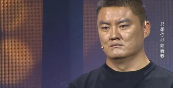 40萬外債未清，夫妻換腎又花60萬，2次瀕死，媳婦救了他2次命