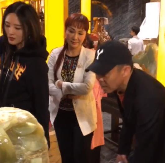 侯勇:從屠夫到影帝,3婚娶90後富家女,他的人生是否真完美了? 侯勇:從屠夫到影帝,3婚娶90後富家女,他的人生是否真完美了?