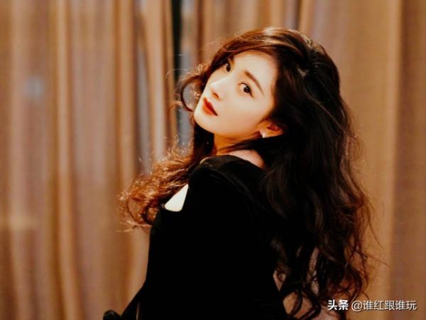 真時尚女王！楊冪2021年的第16刊封面官宣，五大男刊準滿貫達成