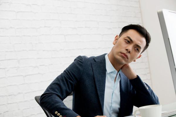 每個人都有低谷期，我們靠什麼走出低谷期？唯有肯思變，敢於破局