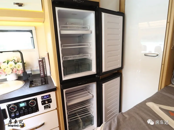 精緻小額頭!800AH鋰電和200L清水箱,實拍羅曼特斯T50房車 精緻小額頭!800AH鋰電和200L清水箱,實拍羅曼特斯T50房車