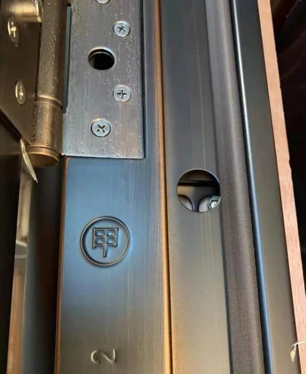 開發商配的入戶門要不要換？什麼時候換才合適？聽聽這幾點建議