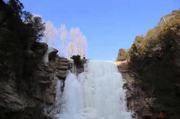 宛若仙境!天龍山現“冰瀑”奇觀 宛若仙境!天龍山現“冰瀑”奇觀