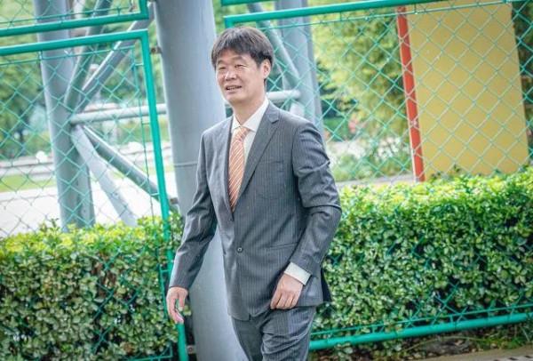 李霄鵬：國足像兒子，就是不太爭氣！回應15人助教團隊引發的質疑