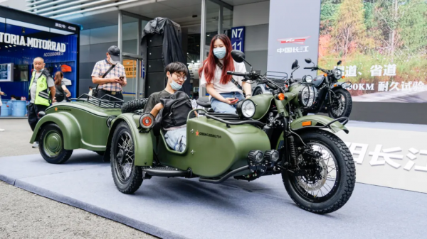 長江700旗艦版挎子61800、Bobbie版58800