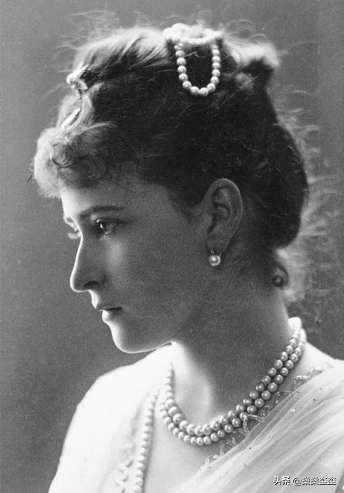 痛恨包辦婚姻想要嫁給愛情，梅麗塔有幸都嘗試了一番，卻鬱鬱而終