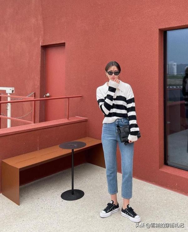 今秋再穿衛衣就過時了！這3種“上衣”正流行，搭褲子裙子都好看