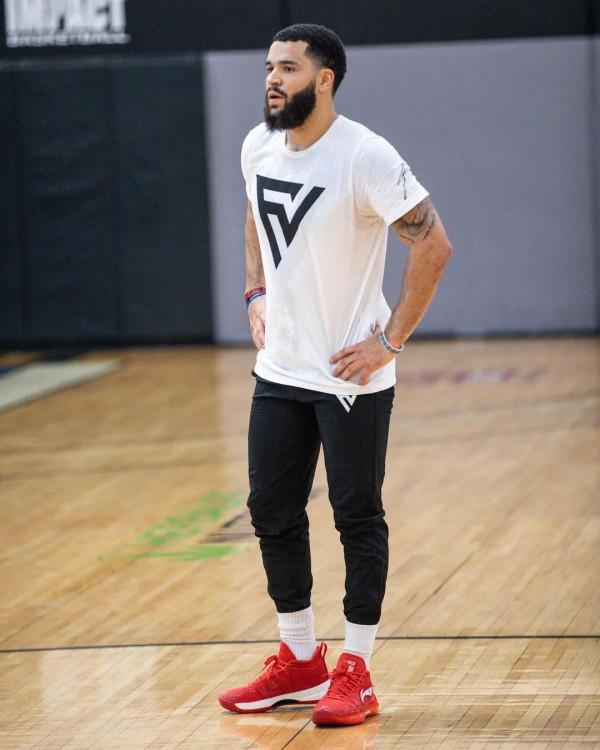 閃擊8代斷底被召回,休閒鞋被質疑抄襲,李寧又翻車了麼? 閃擊8代斷底被召回,休閒鞋被質疑抄襲,李寧又翻車了麼?