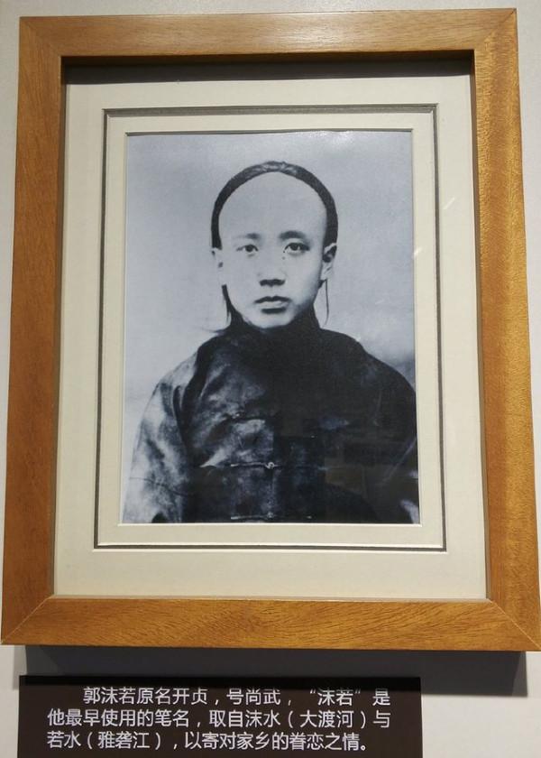 丈夫帶女人回家,她讓出婚房,卑微一世,無兒無女,90歲孤獨而亡 丈夫帶女人回家,她讓出婚房,卑微一世,無兒無女,90歲孤獨而亡