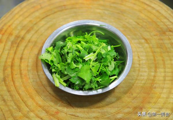 解饞必備，大廚分享乾煸辣子魚，不僅香辣夠味，連魚骨都是焦香的