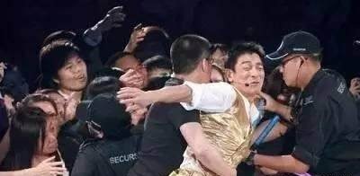 趙本山關係有多硬？20年前劉德華被軟禁出面解決，他經歷了什麼？