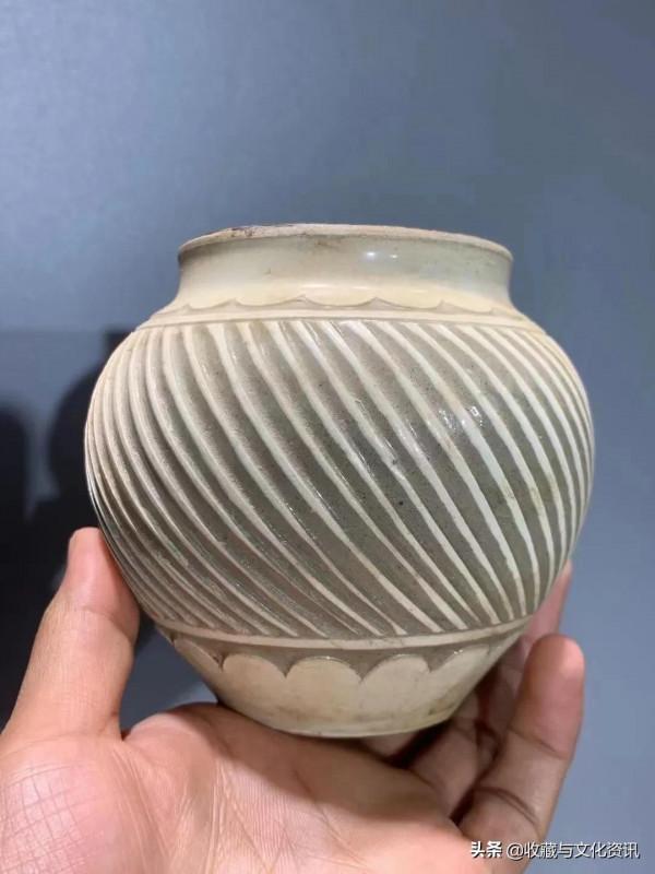 宋代登封窯白釉罐鑑賞