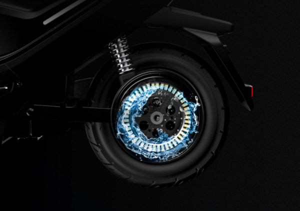 綠源、小刀的2款電動車，續航120公里，僅用2度電