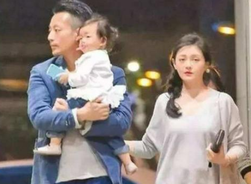 大S官宣離婚,當愛已成往事,誰離婚都不驚訝,沒知音寧可孤獨? 大S官宣離婚,當愛已成往事,誰離婚都不驚訝,沒知音寧可孤獨?