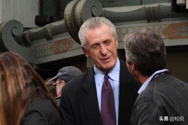 龍王正式進名人堂，歸還戒指給神運算元