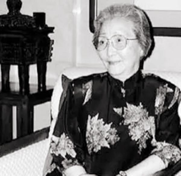 錢學森夫人蔣英葬禮,黨旗蓋身,眾多學生前來送別恩師 錢學森夫人蔣英葬禮,黨旗蓋身,眾多學生前來送別恩師