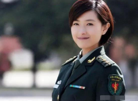 矯揉造作就別演軍旅劇了，這9位女星告訴你，什麼叫軍人那股勁兒