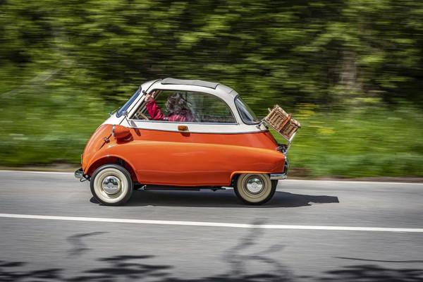 在古典與現代間徜徉：BMW ISETTA和MICROLINO的斯圖加特之旅