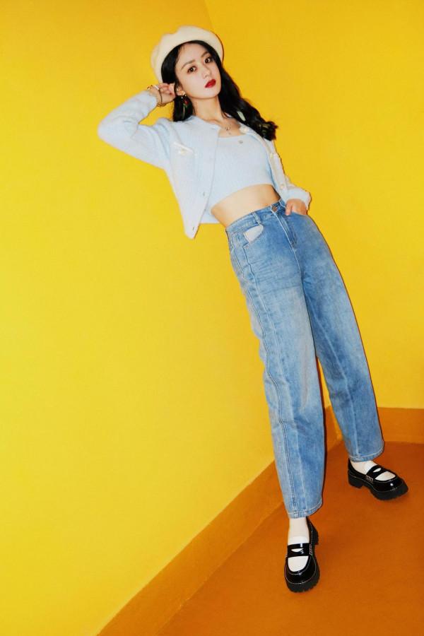 趙麗穎美圖,身穿淺藍上衣,頭戴貝雷帽,優雅靈動,溫婉可人 趙麗穎美圖,身穿淺藍上衣,頭戴貝雷帽,優雅靈動,溫婉可人