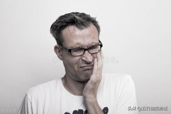 舌頭紅、舌苔黃、舌尖疼,《普濟方》收錄2味藥,清散中上焦熱邪 舌頭紅、舌苔黃、舌尖疼,《普濟方》收錄2味藥,清散中上焦熱邪