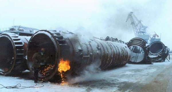2003年，剛果一客機艙門自動開啟，致使129名乘客命喪藍天