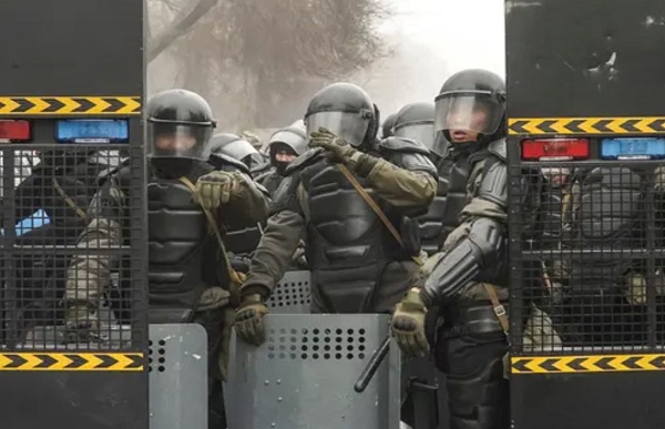 衛報：俄羅斯率集安組織對哈薩克騷亂出手 派遣維和部隊