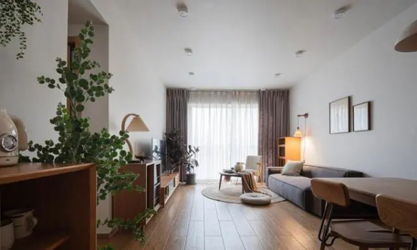 小戶型改造 80㎡原木日式風，三居裝出大格局，微調大法簡直神了