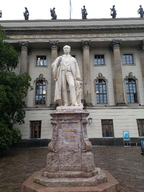 科學巨匠亥姆霍茲