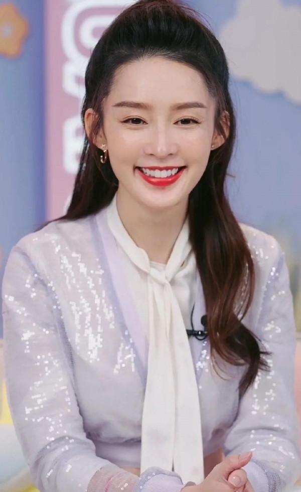 李沁快手直播首秀