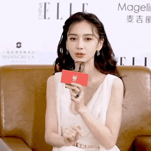 ELLE紅毯:熱巴唐嫣翻車、關曉彤照騙,劉詩詩娜扎變花仙子太驚豔 ELLE紅毯:熱巴唐嫣翻車、關曉彤照騙,劉詩詩娜扎變花仙子太驚豔