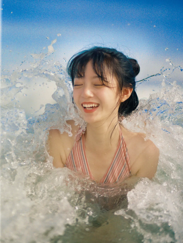 楊超越是“整”了嗎?怎麼突然美成王祖賢了? 楊超越是“整”了嗎?怎麼突然美成王祖賢了?