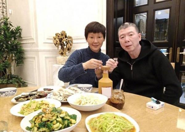 馮小剛的女兒馮思羽：心疼離婚的單身母親，也同情繼母徐帆的遭遇