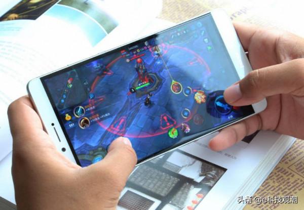 這幾款超大屏手機，讓你享受更精彩畫面