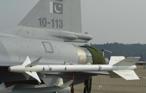 中國空空導彈太強悍:格鬥彈“瞪誰打誰”,中距彈不鎖定就開火 中國空空導彈太強悍:格鬥彈“瞪誰打誰”,中距彈不鎖定就開火