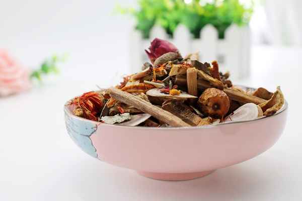 一到冬天，老年人總是凌晨2，3點早醒？或“心腎不交”，及時調養