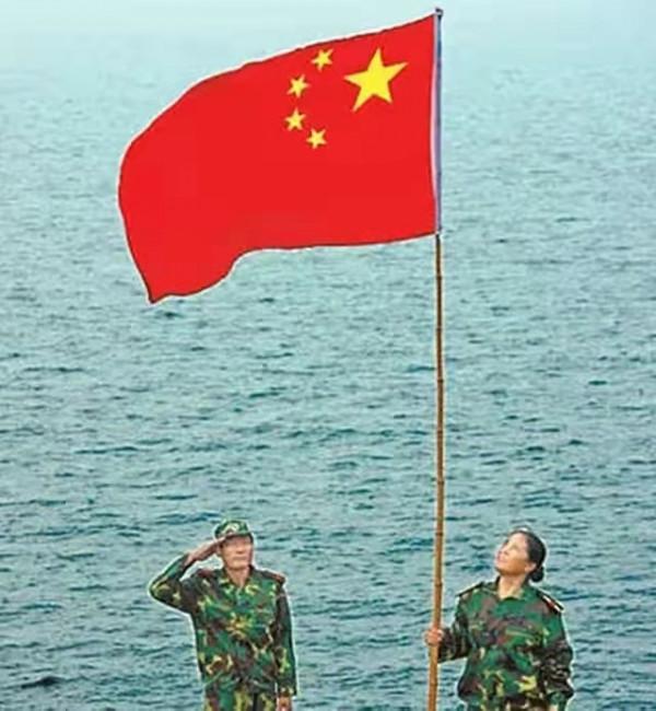 堅守孤島32年，妻子臨盆無法下島，他拿起剪刀接生，事後蹲地大哭