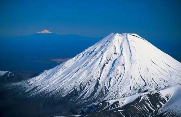 神奇的大自然之絕美山峰！世界最美十大山峰