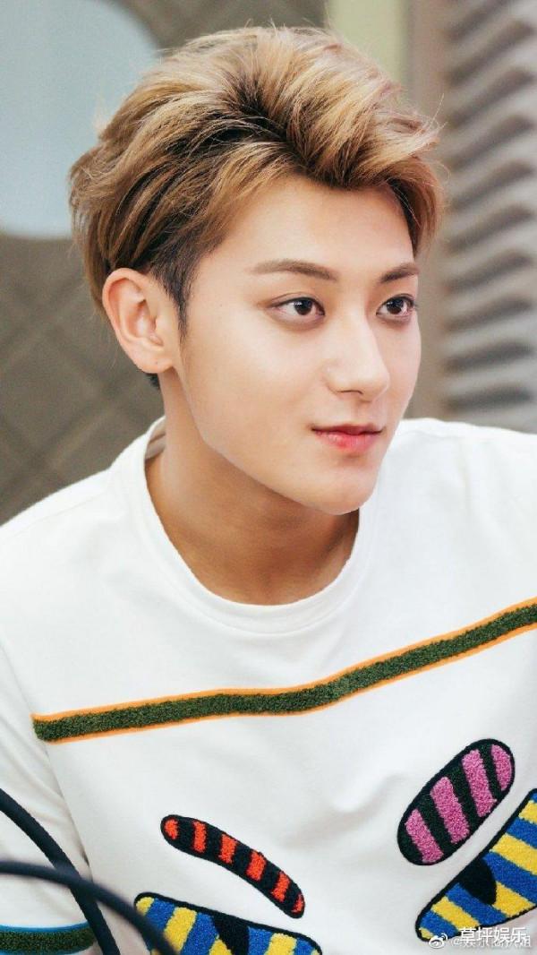 譚松韻不整容,黃子韜不陪酒,娛樂圈就服你 譚松韻不整容,黃子韜不陪酒,娛樂圈就服你