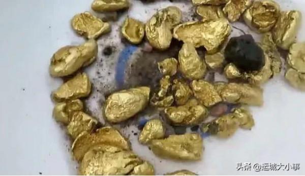 內蒙古一拾荒老人，撿到1袋子鐵棍，賣了12000元，卻錯失了3個億