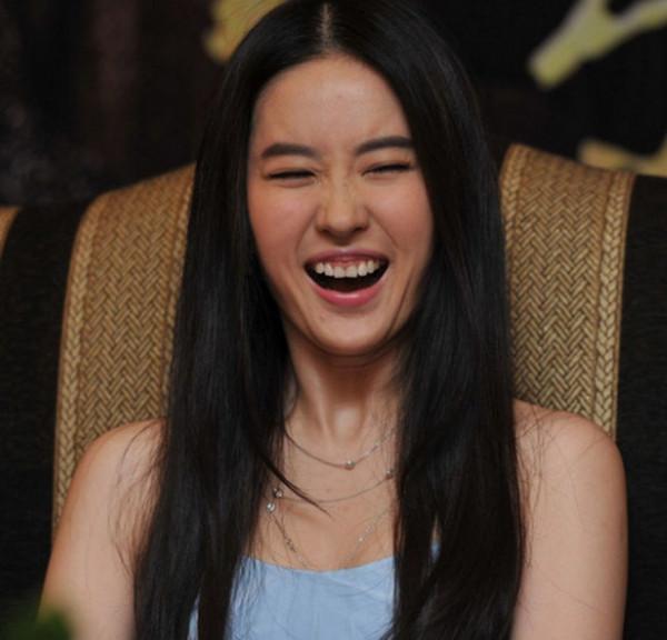 不整容、不過度瘦身，個個識別度都很高，這八位女星才是真美人