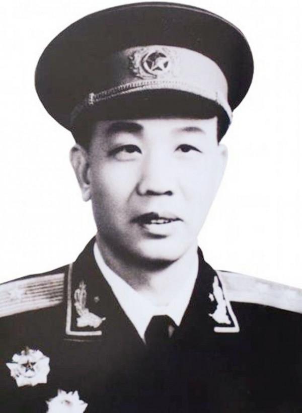 1985年福州軍區撤銷後,司令員和政委後來都去哪了? 1985年福州軍區撤銷後,司令員和政委後來都去哪了?