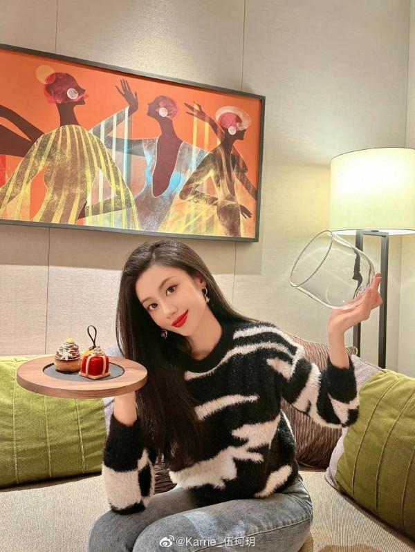 趙雅芝變馮程程，張鈞甯像雪精靈！分分秒秒被女明星聖誕照破防了