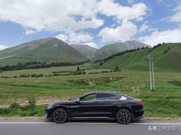 漢EV自駕新疆獨庫公路，探訪獨庫公路烈士陵園，致敬築路人