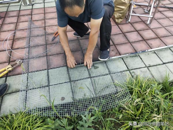 釣友手機掉水裡,魚塘老闆兩笊籬撈了上來,要價1000元 釣友手機掉水裡,魚塘老闆兩笊籬撈了上來,要價1000元