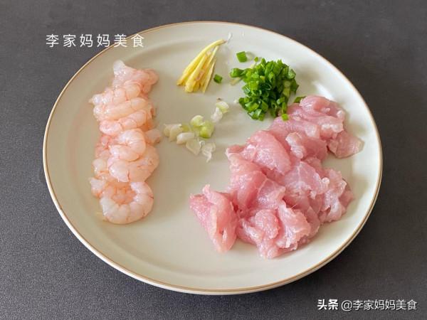 天冷了，兒子就饞這早餐，營養好吃易消化，每次煮一鍋湯汁都不剩