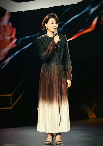 中國時尚盛典陣容超強!董卿主持氣質高雅,眾明星演繹東方美 中國時尚盛典陣容超強!董卿主持氣質高雅,眾明星演繹東方美