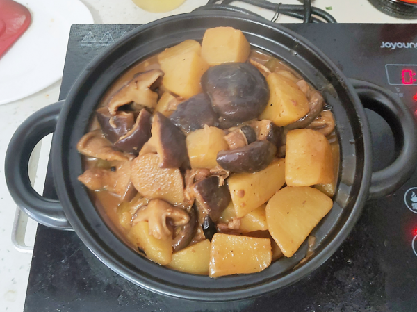 醬香土豆煲,解鎖土豆新吃法,醬香濃郁的下飯菜 醬香土豆煲,解鎖土豆新吃法,醬香濃郁的下飯菜